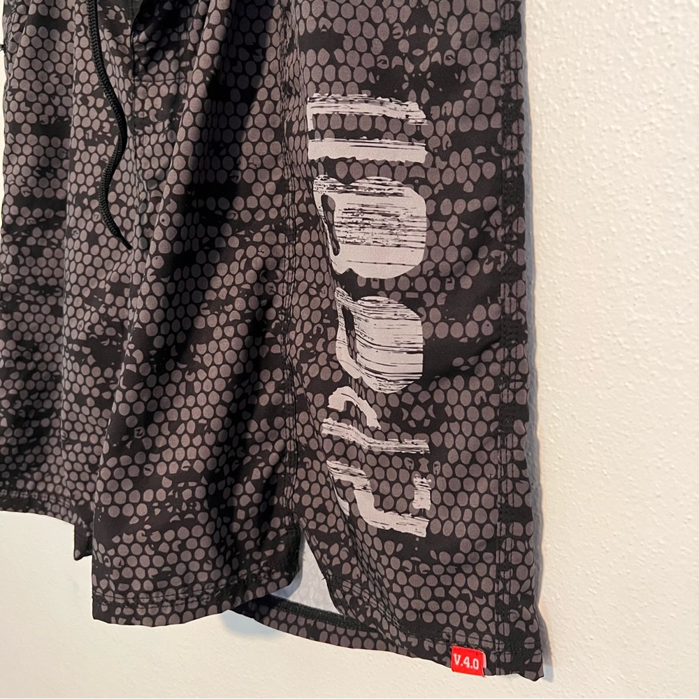 2 Pood Men’s XL shorts 9inch -Limited Edition